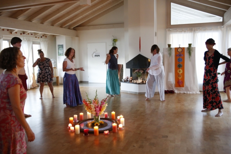 Tanzen wie ich bin, Blessed we are, Frauenkreis, Frauentanzen, Meditation, Basel, Arlesheim, Dornach, Stefanie Heinis